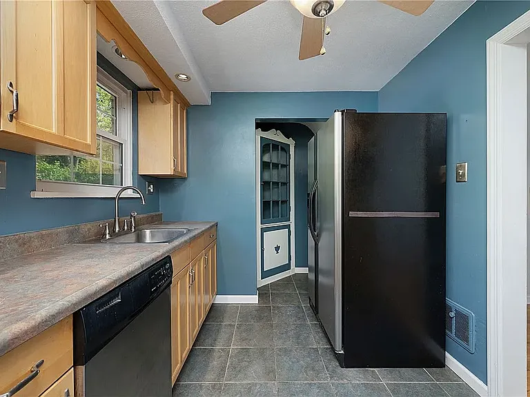 129 Buehner Dr — Photo 8