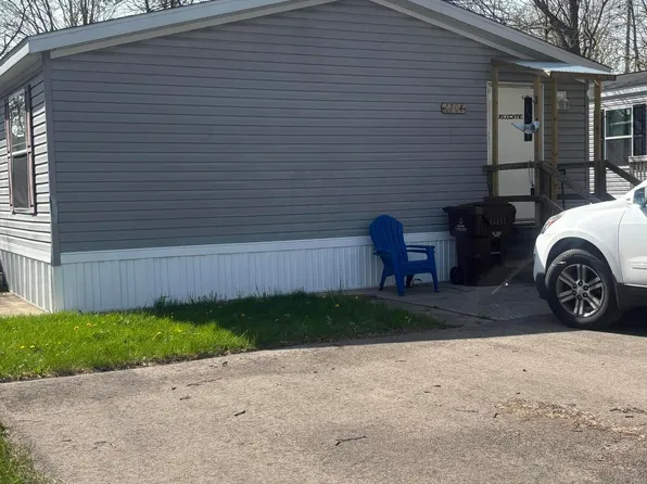 6704 Mill Stream Ln, Lansing, MI 48911