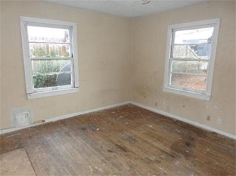 2nd image of 3621 Bann Ave
