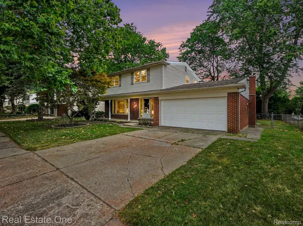 15562 Levan Rd, Livonia, MI 48154