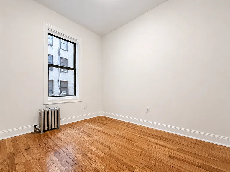 250 Pacific St #10 — Photo 4