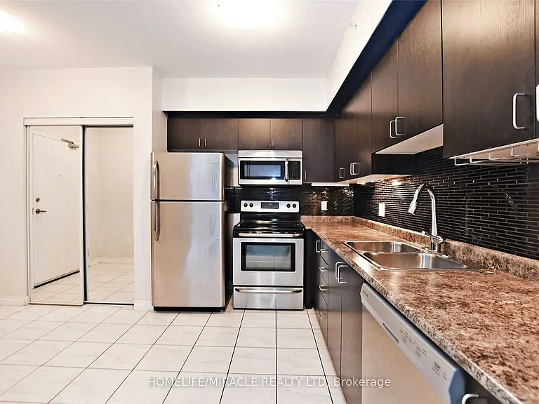 39 Ferndale Dr S #303 — Photo 12