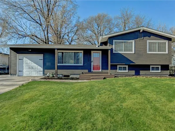 6208 N Woodland Ave, Kansas City, MO 64118