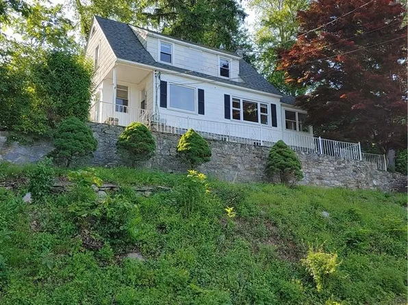149 W Lakeshore Drive, Carmel, NY 10512