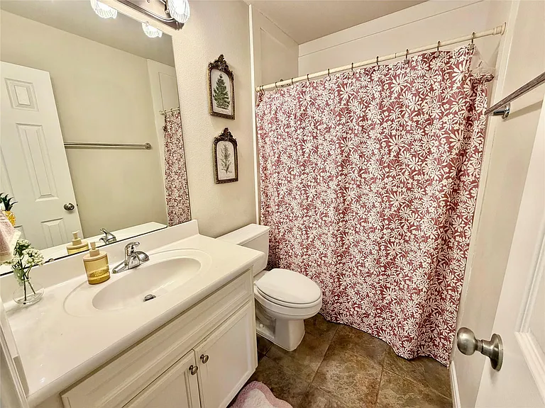 301 Friends Knoll Ln — Photo 15