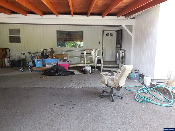 2nd image of 341 Locust St