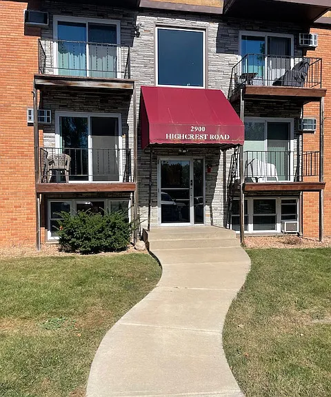 2900 Highcrest Rd N #5 — Photo 1