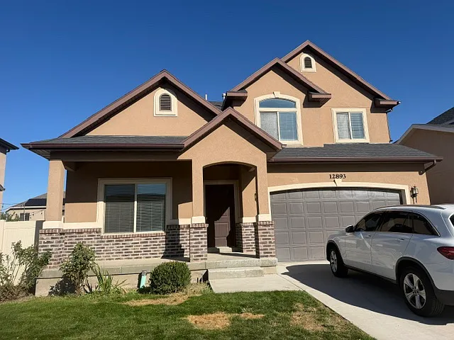 6 bed, 3.5 bath, 3461 sqft, $3,050 — Photo 1