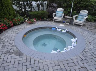 173A Hamlet Dr, Mount Sinai, NY 11766