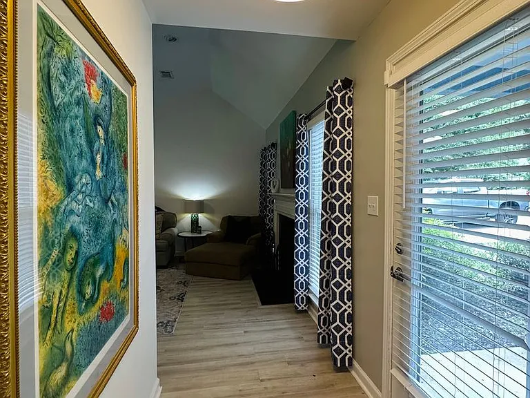 103 Meadow Creek Dr — Photo 28