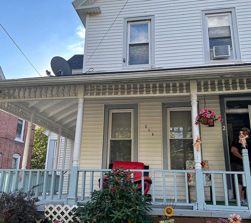 1st image of 214 S 4th St