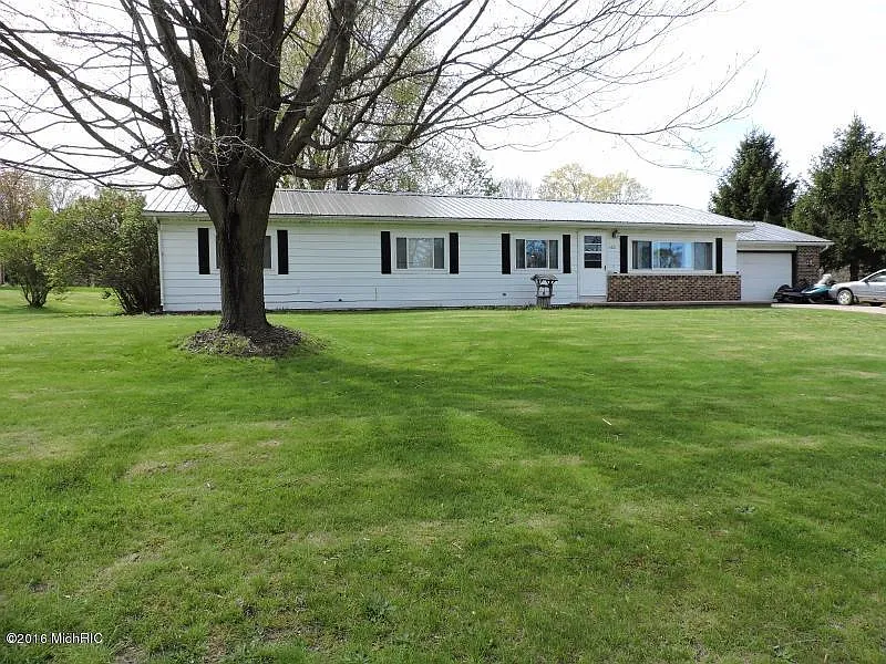400 Bailey Dr photo 1