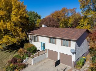 101 Santee Trl, Brookings, SD 57006