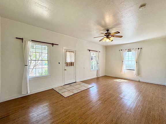 4th image of 341 Coombs St