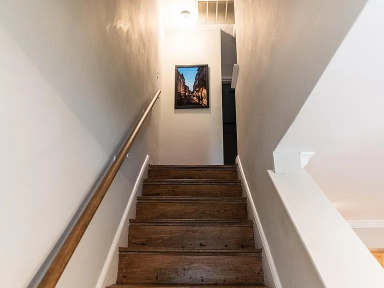 202 S Virginia Ave — Photo 12