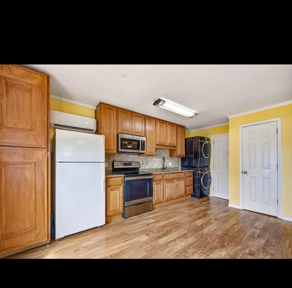 4516 Seaview St — Photo 3