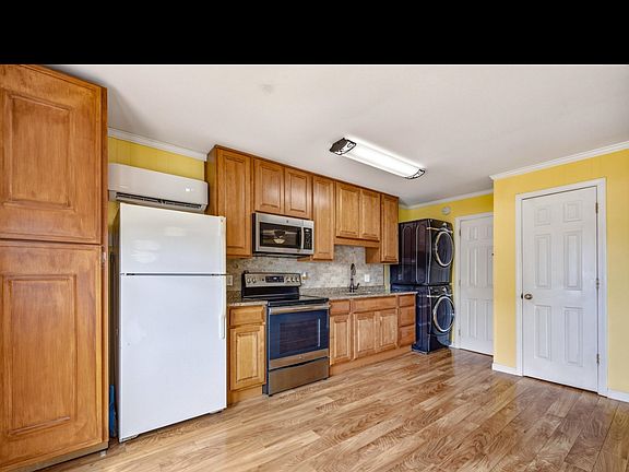 3rd image of 4516 Seaview St