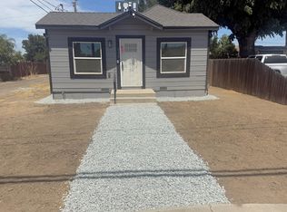 220 W Cross Avenue, Tulare, CA 93274