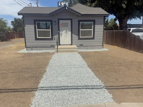 220 W Cross Avenue, Tulare, CA 93274