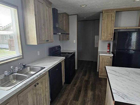 2nd image of 2737 W Washington Ctr #124