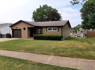 719 5th Ave, Dixon, IL 61021