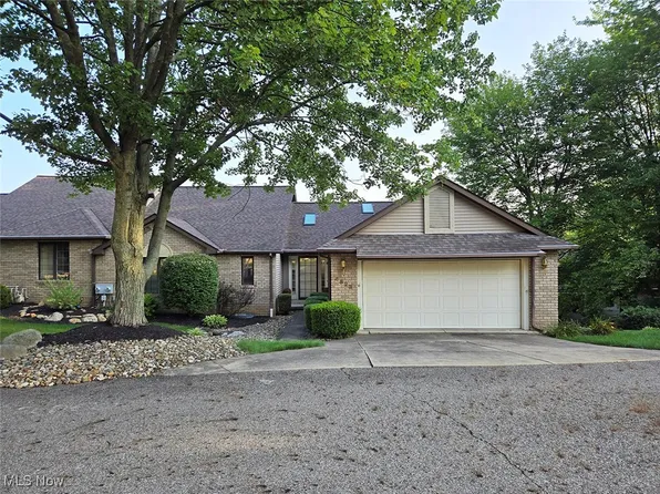 4823 Tree Line Cir NW, North Canton, OH 44720