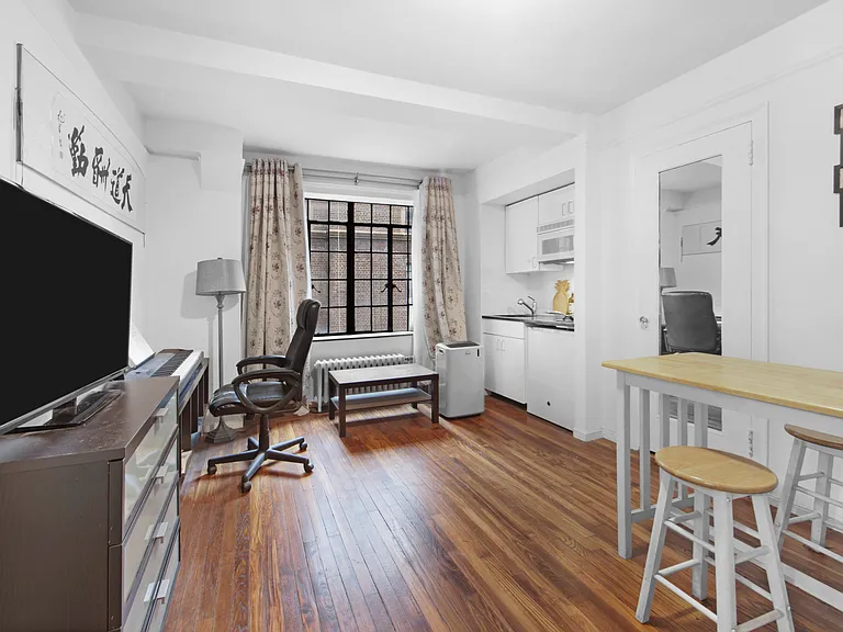 45 Tudor City Pl #2012 — Photo 3