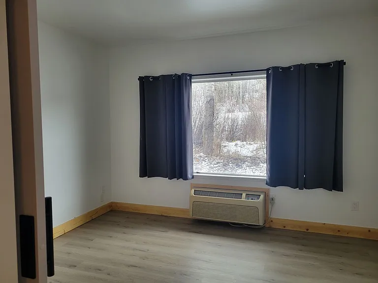 Ski Town Apartments — Photo 74
