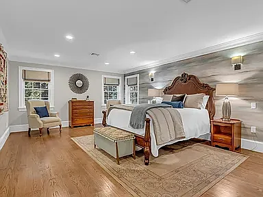 8 Holton Rd — Photo 15
