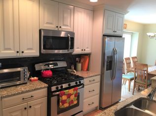 1088 Florimond Dr, Elgin, IL 60123