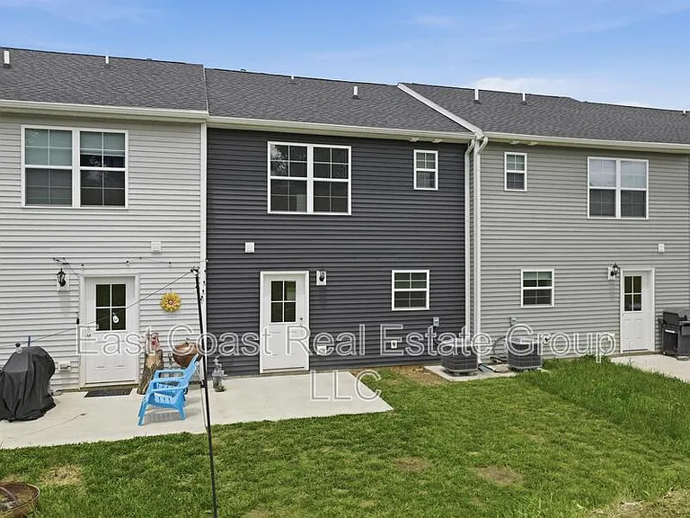 8780 Hillside Way — Photo 30