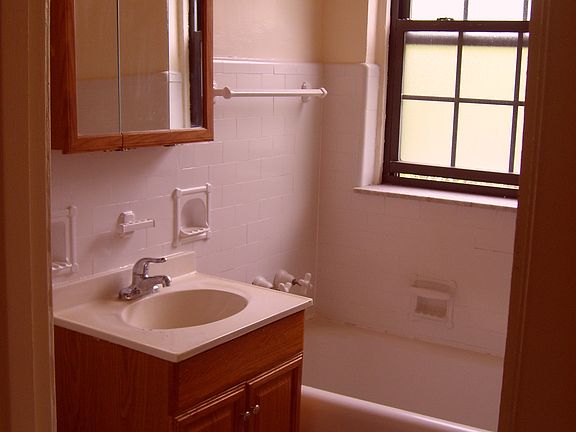 2nd image of 1127 Washington Blvd APT 3J