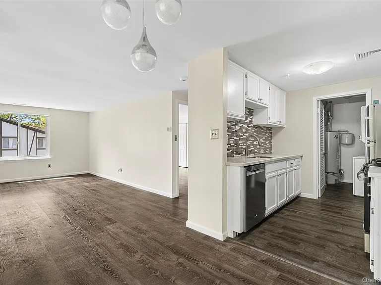 104 Birchwood Rd — Photo 7