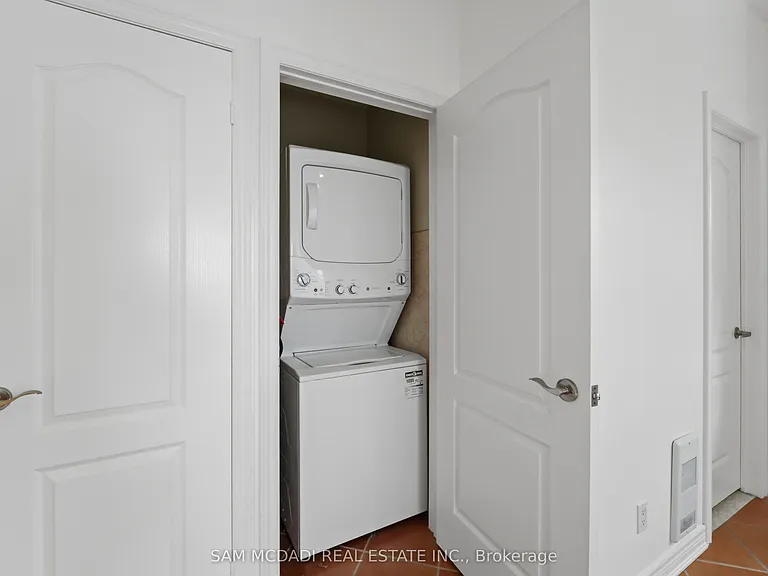 180 Bellwoods Ave #2 — Photo 16