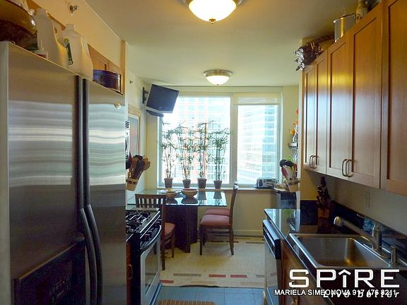 4th image of 20 River Ter APT 27E