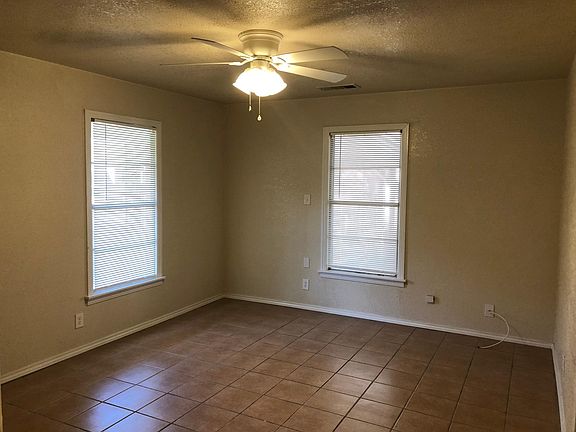 3rd image of 5109 Lyndon Dr
