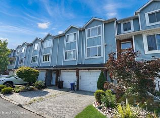 203 Pembrook Loop, Staten Island, NY 10309