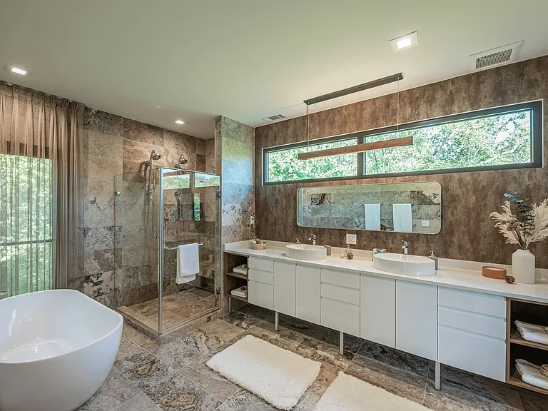 2806 Geronimo Trl — Photo 25