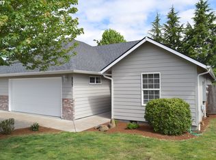 837 Umpqua St, Harrisburg, OR 97446