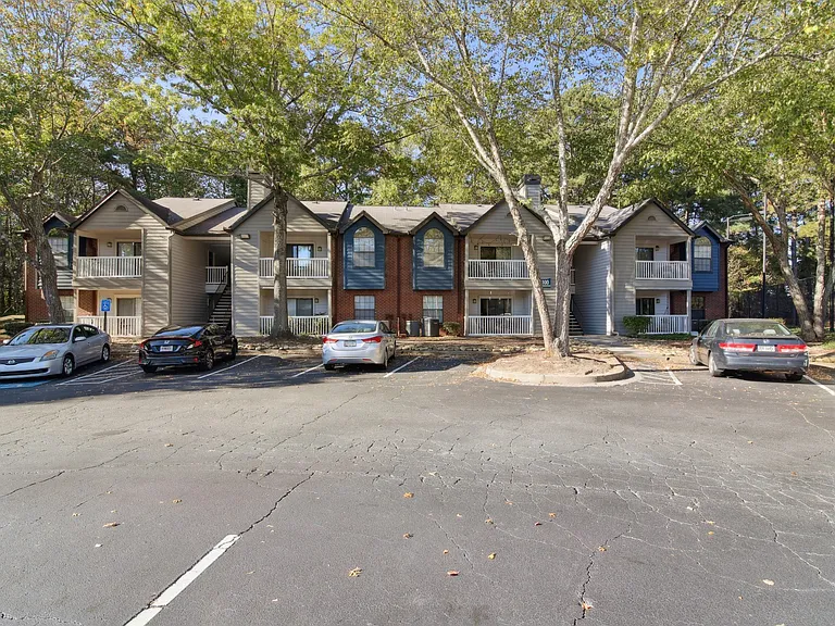 Woodmere Trace — Photo 37