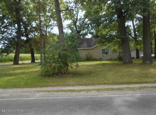 10981 Riverside Dr, White Pigeon, MI 49099