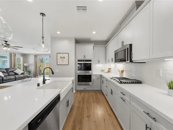 29050 Golden Sunset Cir, Winchester, CA 92596