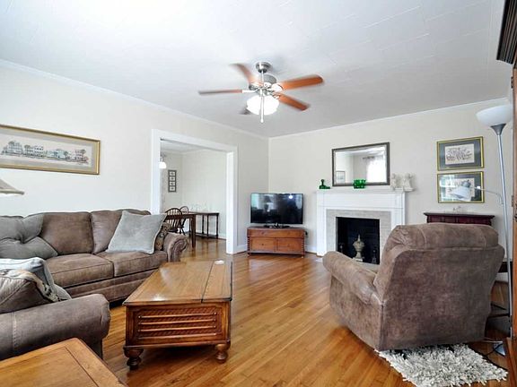 4th image of 2024 Glenn St