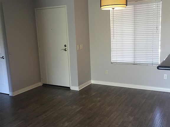 3rd image of 2020 Camino De La Reina Unit 212