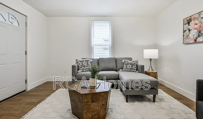 933 N Tuxedo St — Photo 3