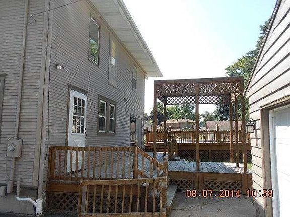 2nd image of 412 N Clark St