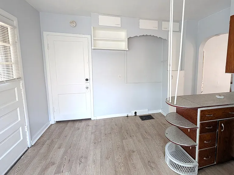 3017 Sanford St — Photo 4