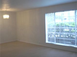 2121 Fountain View Dr APT 83E, Houston, TX 77057