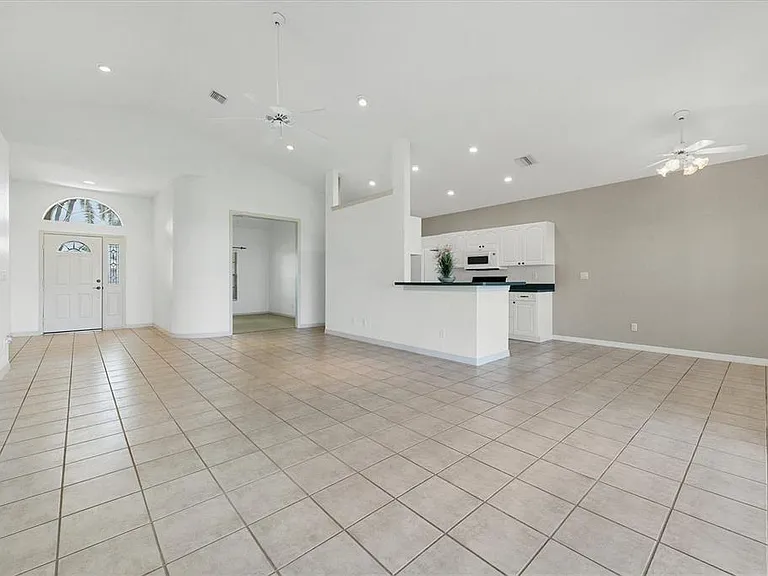 1580 Jasper Ct — Photo 9