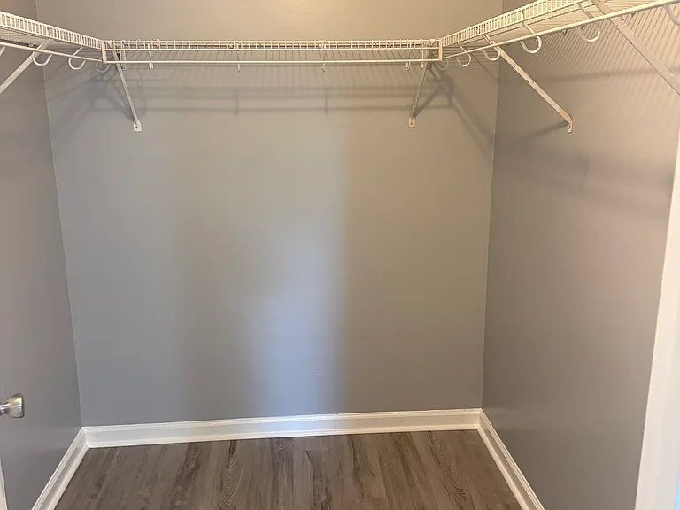 318 Worthington Cir — Photo 14